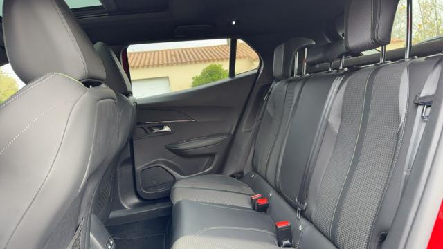 Peugeot 2008 image 6