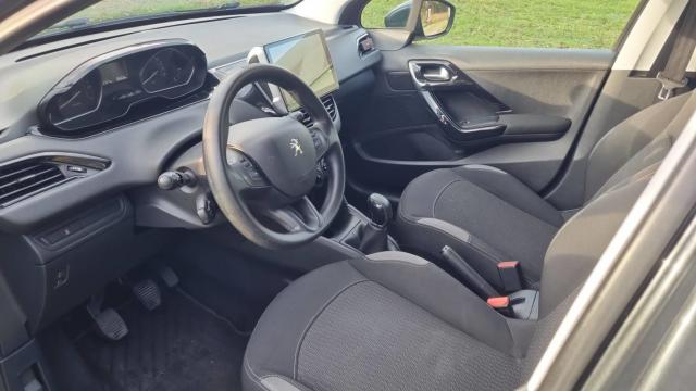 Peugeot 208 image 7