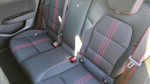 Renault Clio image 8