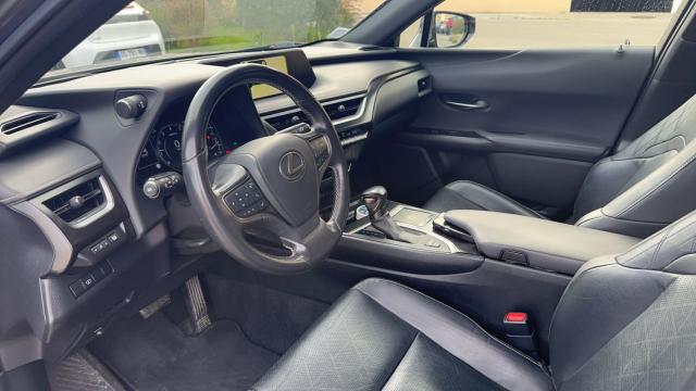 Lexus Ux image 5