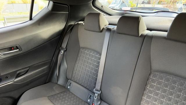 Toyota C-Hr image 6