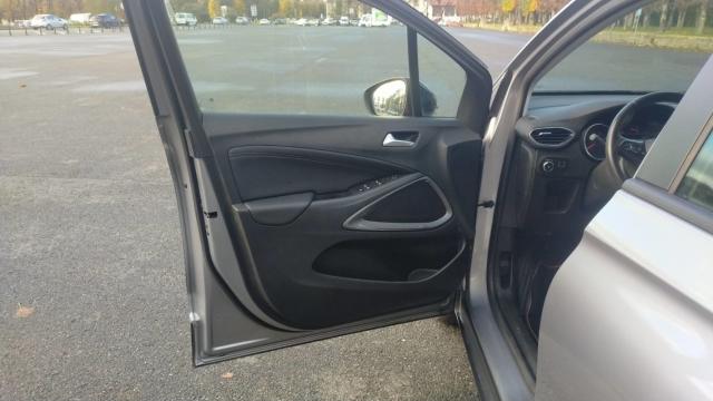 Opel Crossland image 1