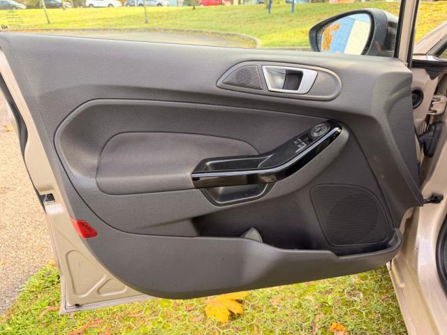 Ford Fiesta image 6