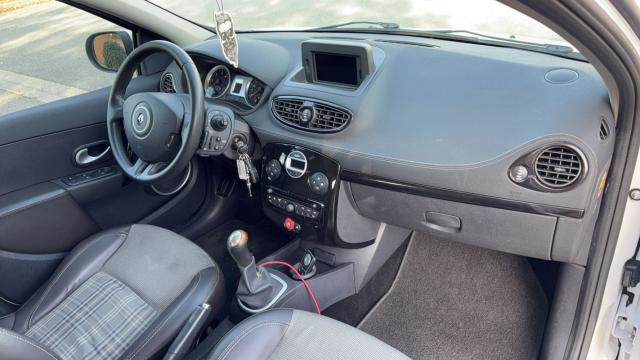 Renault Clio Estate image 6