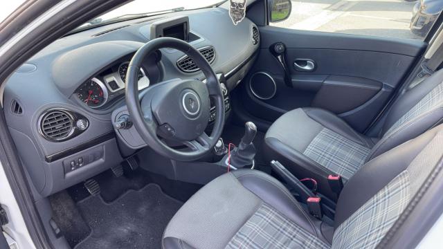 Renault Clio Estate image 1