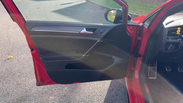 Volkswagen Golf image 9