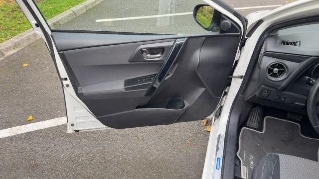 Toyota Auris image 6