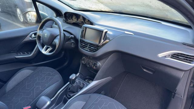 Peugeot 2008 image 6