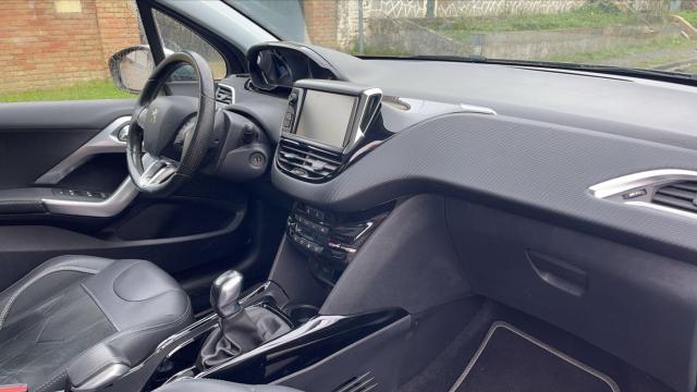 Peugeot 2008 image 1