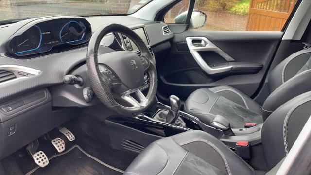 Peugeot 2008 image 4