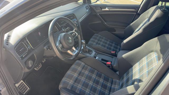 Volkswagen Golf image 6