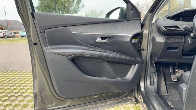 Peugeot 3008 image 8