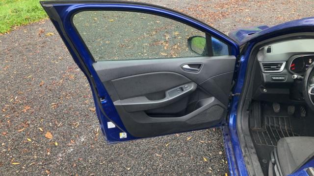 Renault Clio image 9