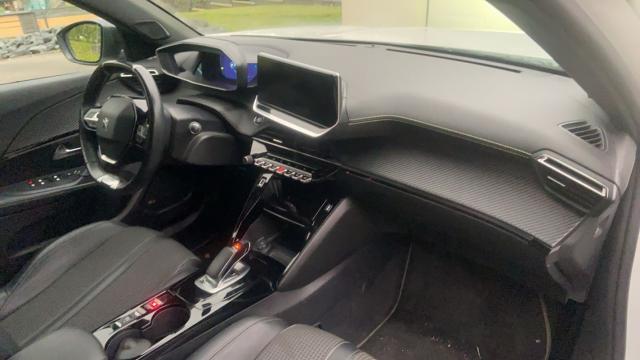 Peugeot 2008 image 6