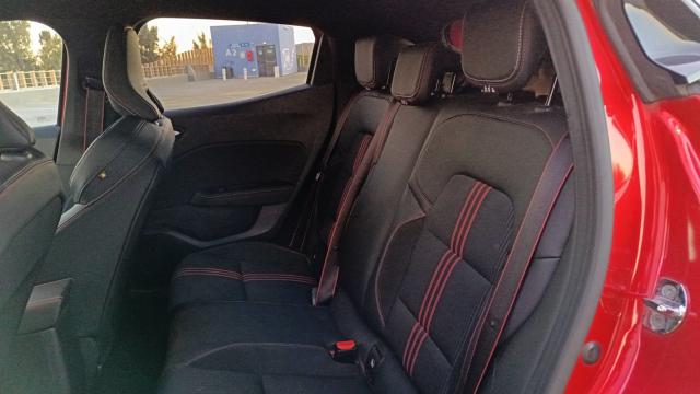 Renault Clio image 2