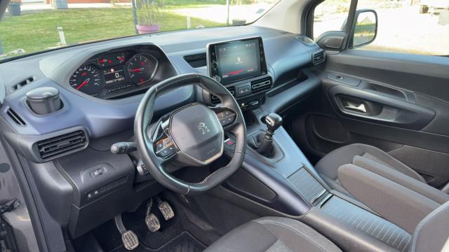 Peugeot Rifter image 6