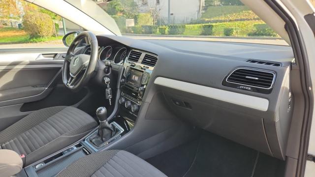 Volkswagen Golf image 8