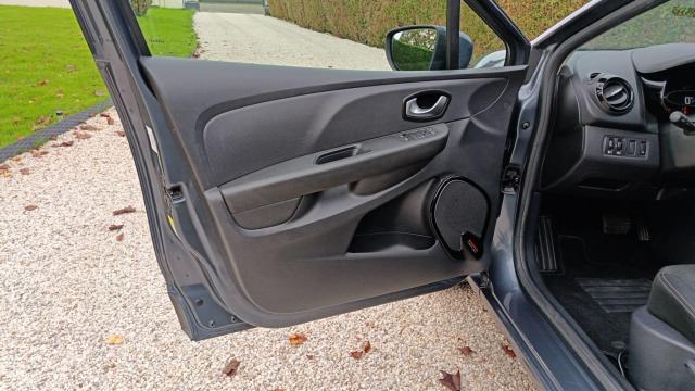 Renault Clio Estate image 4