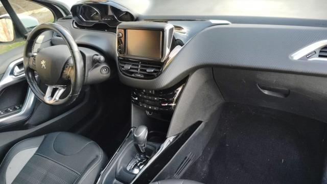 Peugeot 2008 image 2