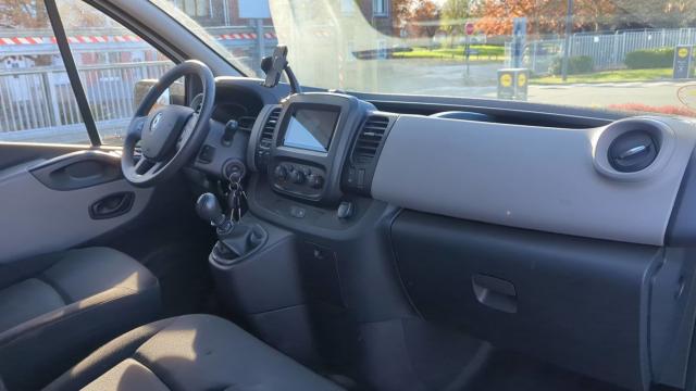 Renault Trafic image 3