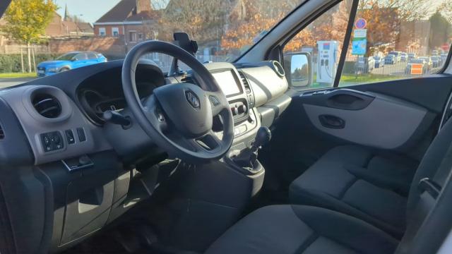 Renault Trafic image 7