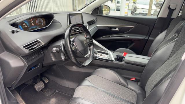 Peugeot 3008 image 2