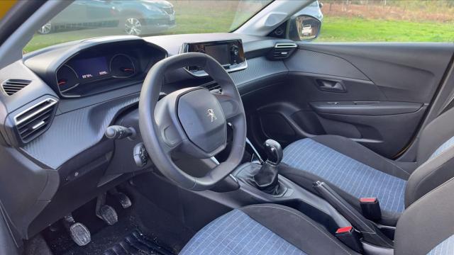 Peugeot 208 image 8
