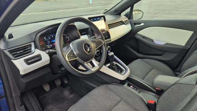 Renault Clio image 9