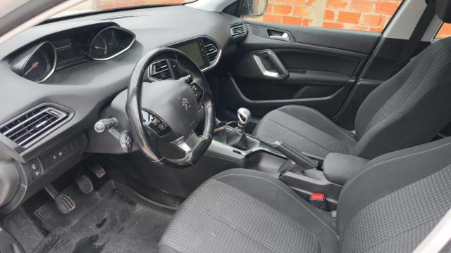 Peugeot 308 image 8