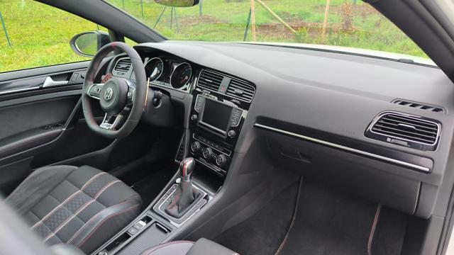 Volkswagen Golf image 8