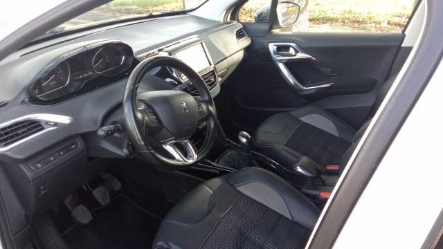 Peugeot 2008 image 3