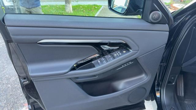 Land Rover Range Rover Evoque image 6