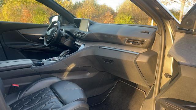 Peugeot 5008 image 3