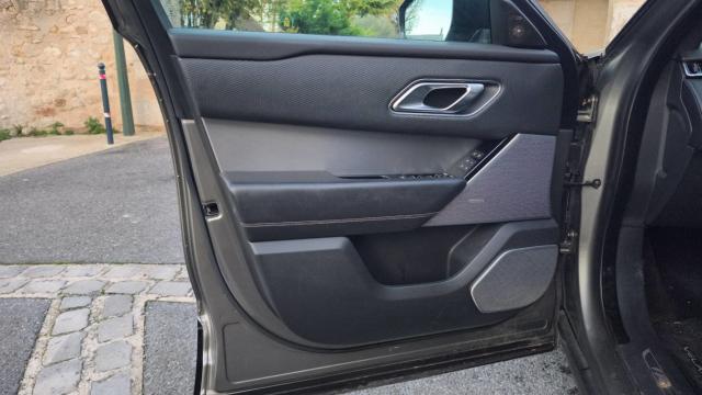 Land Rover Range Rover Velar image 9