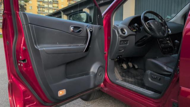 Renault Koleos image 2