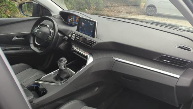 Peugeot 3008 image 2