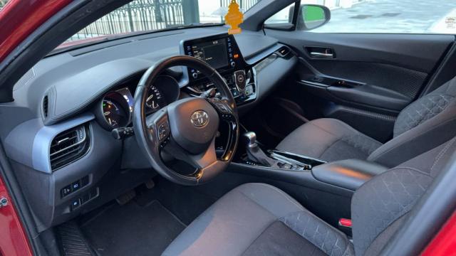 Toyota C-Hr image 6