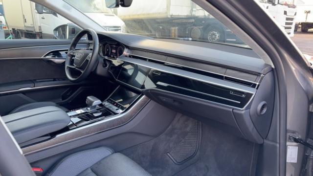 Audi A8 image 4