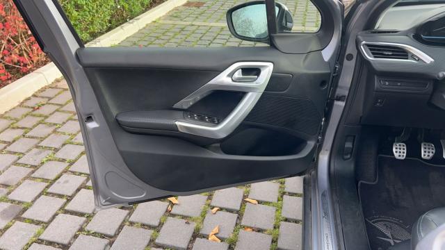 Peugeot 2008 image 3