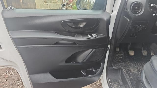 Mercedes Benz Vito image 2