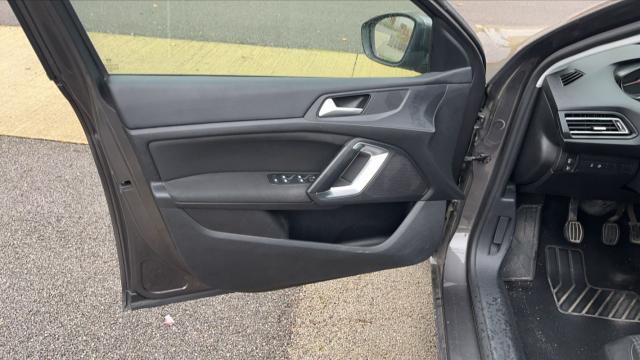 Peugeot 308 image 9