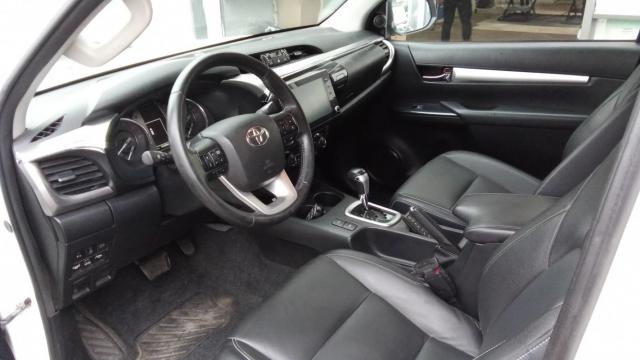 Toyota Hilux image 4