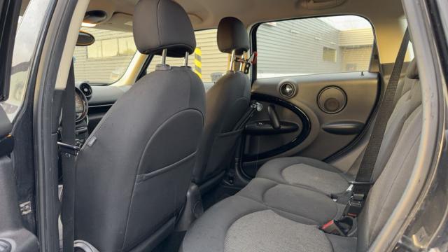 Mini Countryman image 2