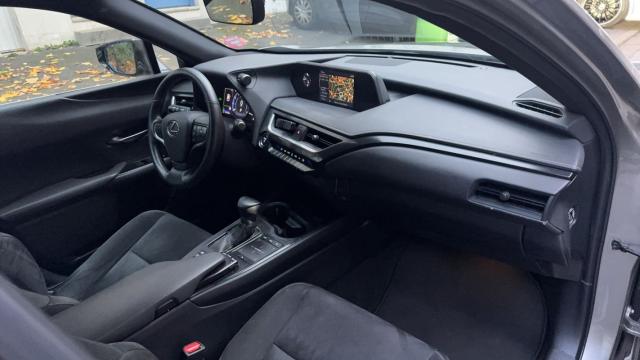 Lexus Ux image 6