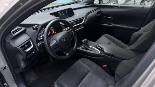 Lexus Ux image 1