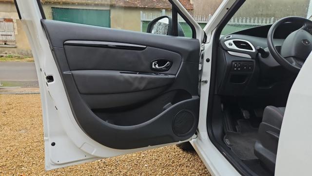 Renault Scénic image 9