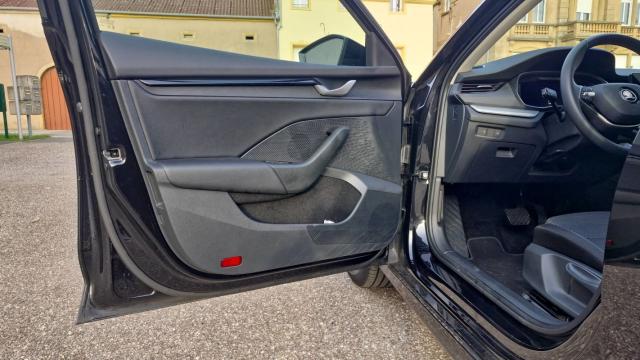 Skoda Octavia image 6