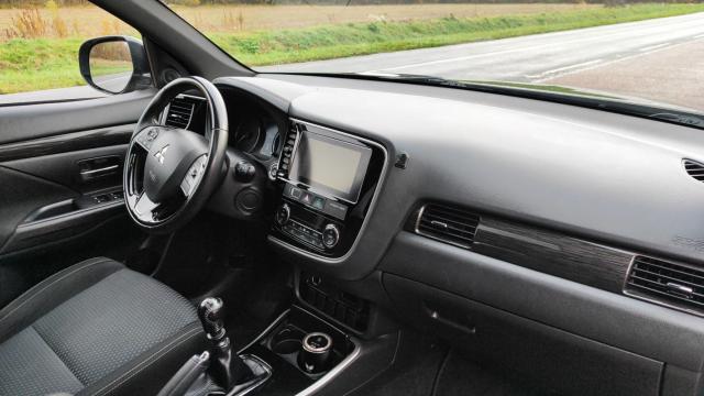 Mitsubishi Outlander image 7