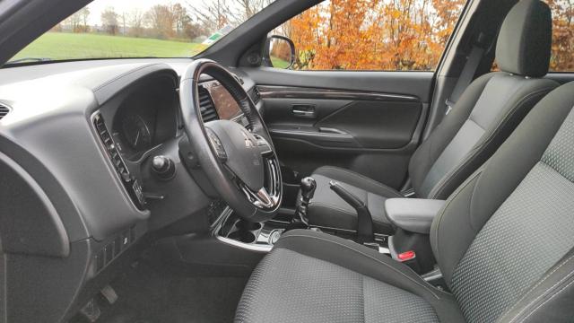 Mitsubishi Outlander image 8