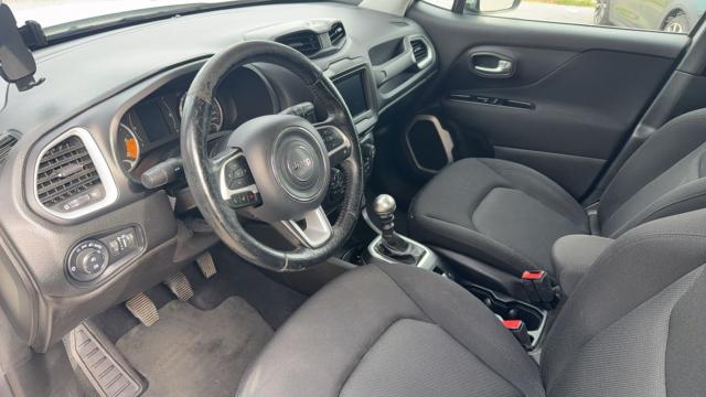 Jeep Renegade image 5